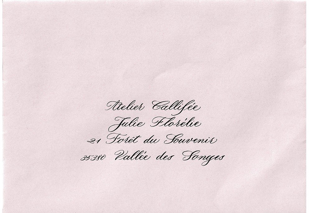 mariage-enveloppe-calligraphie-style-marguerite